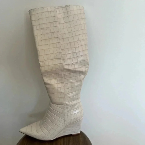 JustFab Michaela Cream Croc-Embossed Wedge Knee-High Boots Size 7.5 - Picture 5 of 8
